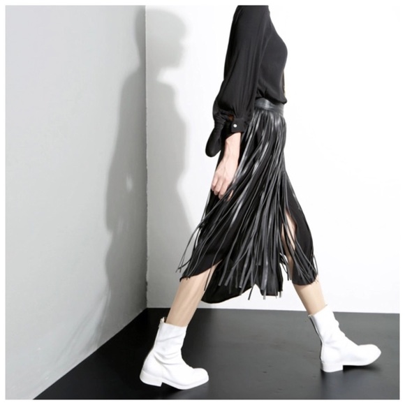 Black Long Fringe Vegan Leather Adjustable Belt - Picture 4 of 6